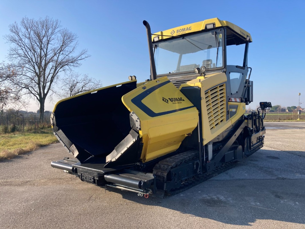 BOMAG IT BF 700 C-2 S500 Stage IV/Tier 4f - Finišer za asfalt: slika BOMAG IT BF 700 C-2 S500 Stage IV/Tier 4f - Finišer za asfalt BOMAG IT BF 700 C-2 S500 Stage IV/Tier 4f - Finišer za asfalt: slika BOMAG IT BF 700 C-2 S500 Stage IV/Tier 4f - Finišer za asfalt