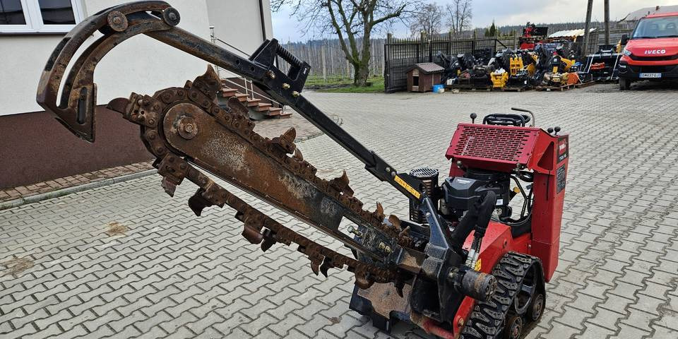 Koparka łańcuchowa Toro TRX 16 - Trenčer: slika Koparka łańcuchowa Toro TRX 16 - Trenčer Koparka łańcuchowa Toro TRX 16 - Trenčer: slika Koparka łańcuchowa Toro TRX 16 - Trenčer
