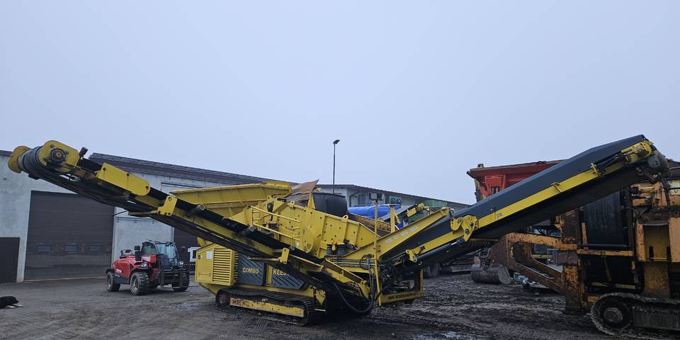 Przesiewacz mobilny Keestrack Combo 17t - Screener: slika Przesiewacz mobilny Keestrack Combo 17t - Screener Przesiewacz mobilny Keestrack Combo 17t - Screener: slika Przesiewacz mobilny Keestrack Combo 17t - Screener