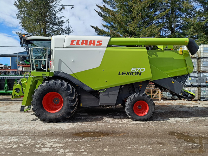 Claas Lexion 670 V750 - Kombajn za žetvu: slika Claas Lexion 670 V750 - Kombajn za žetvu Claas Lexion 670 V750 - Kombajn za žetvu: slika Claas Lexion 670 V750 - Kombajn za žetvu