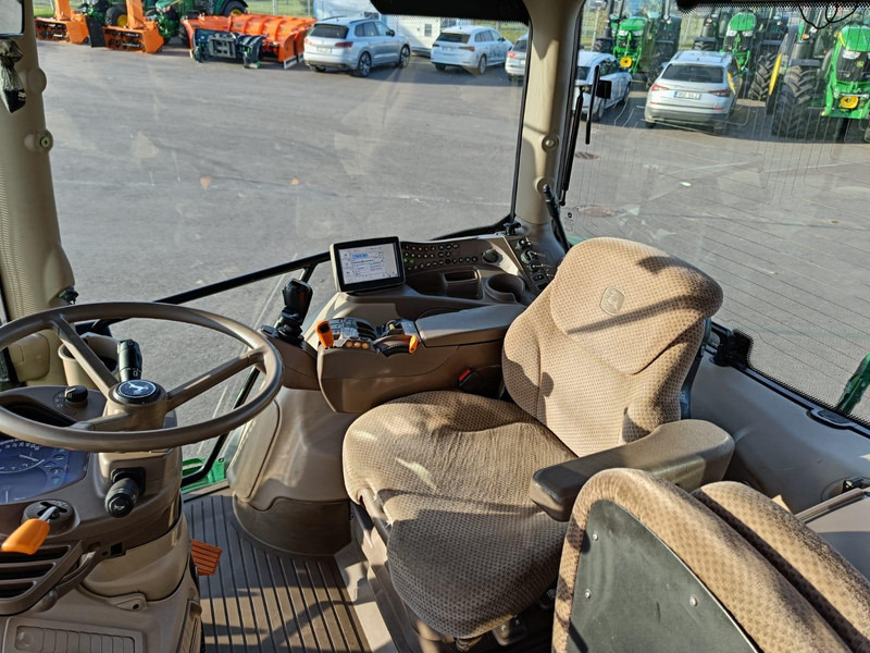 Traktor John Deere 6140R: slika Traktor John Deere 6140R