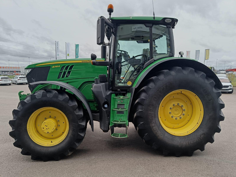Traktor John Deere 6215R: slika Traktor John Deere 6215R