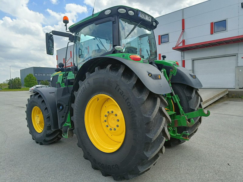 John Deere 6215R - Traktor: slika John Deere 6215R - Traktor John Deere 6215R - Traktor: slika John Deere 6215R - Traktor