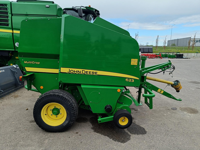 John Deere 623N - Rolo balirka: slika John Deere 623N - Rolo balirka John Deere 623N - Rolo balirka: slika John Deere 623N - Rolo balirka