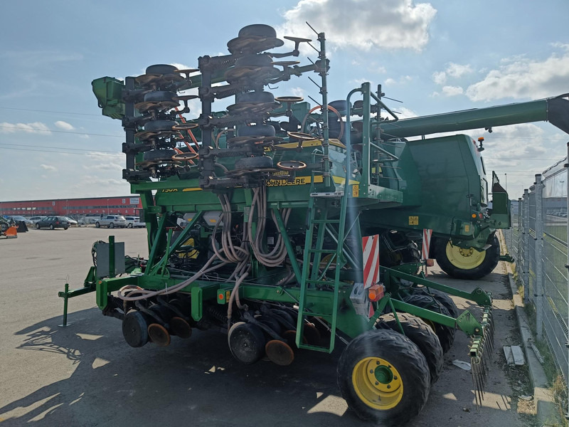 John Deere 750 A - Precizna sijačica: slika John Deere 750 A - Precizna sijačica John Deere 750 A - Precizna sijačica: slika John Deere 750 A - Precizna sijačica