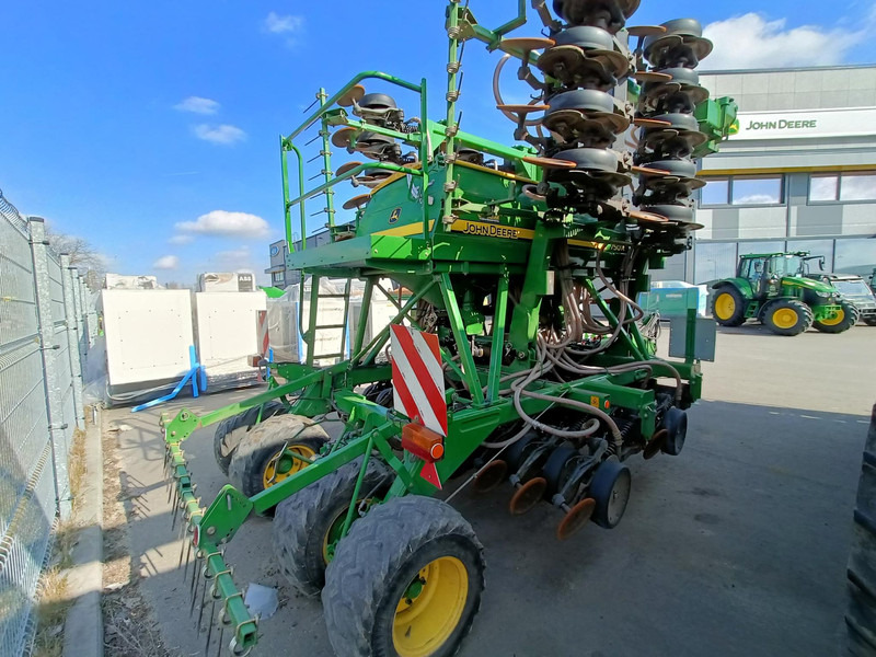 John Deere 750 A - Precizna sijačica: slika John Deere 750 A - Precizna sijačica John Deere 750 A - Precizna sijačica: slika John Deere 750 A - Precizna sijačica