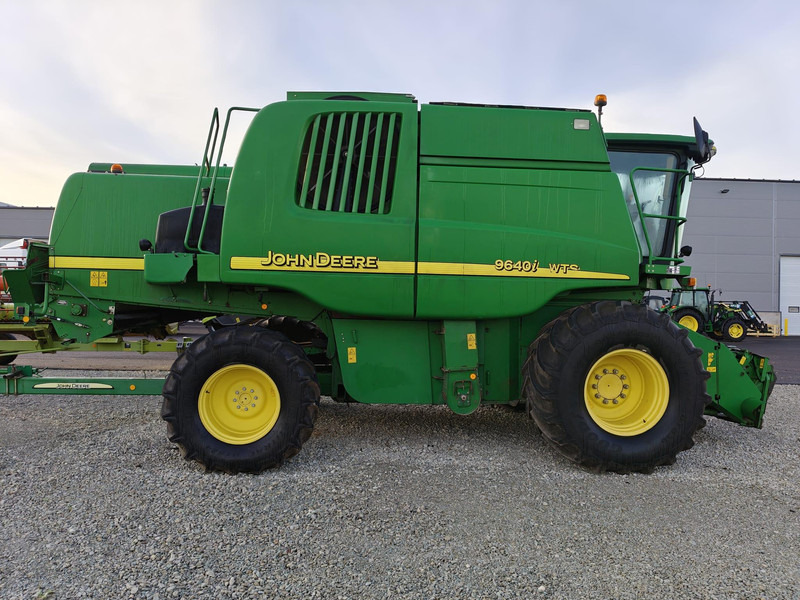 John Deere JOHN DEERE 9640I WTS - Kombajn za žetvu: slika John Deere JOHN DEERE 9640I WTS - Kombajn za žetvu John Deere JOHN DEERE 9640I WTS - Kombajn za žetvu: slika John Deere JOHN DEERE 9640I WTS - Kombajn za žetvu