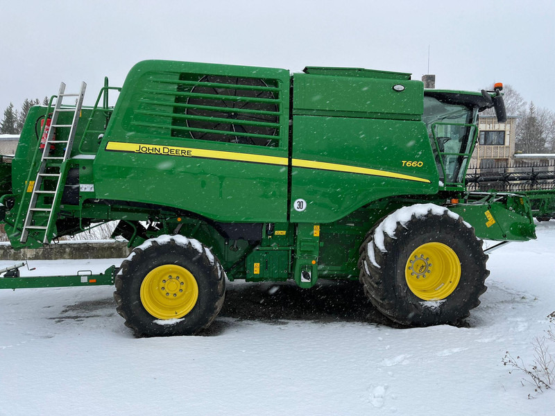 John Deere T660 - Kombajn za žetvu: slika John Deere T660 - Kombajn za žetvu John Deere T660 - Kombajn za žetvu: slika John Deere T660 - Kombajn za žetvu