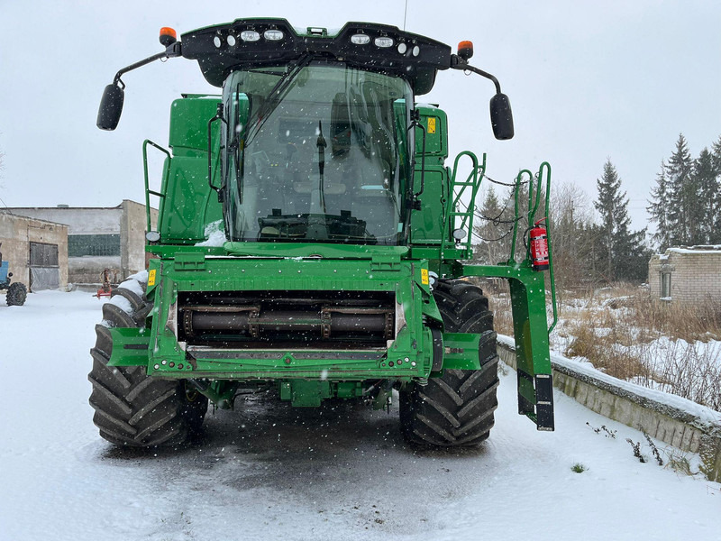 John Deere T660 - Kombajn za žetvu: slika John Deere T660 - Kombajn za žetvu John Deere T660 - Kombajn za žetvu: slika John Deere T660 - Kombajn za žetvu