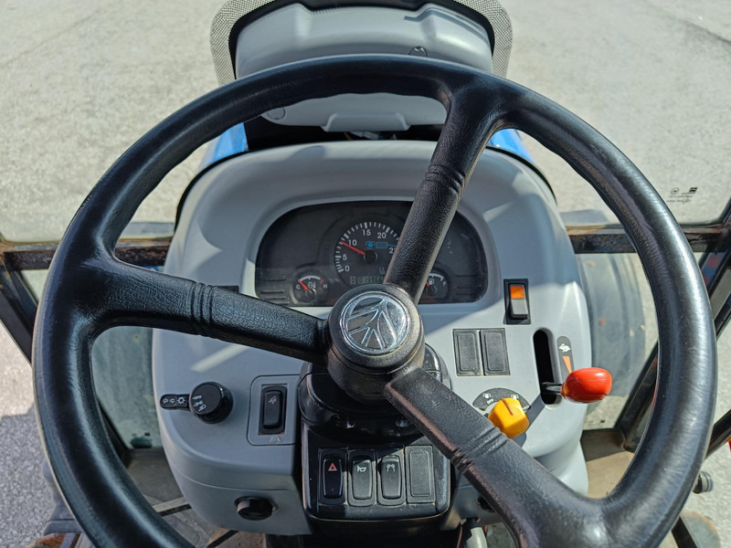 Traktor New Holland Boomer 40: slika Traktor New Holland Boomer 40 Traktor New Holland Boomer 40: slika Traktor New Holland Boomer 40