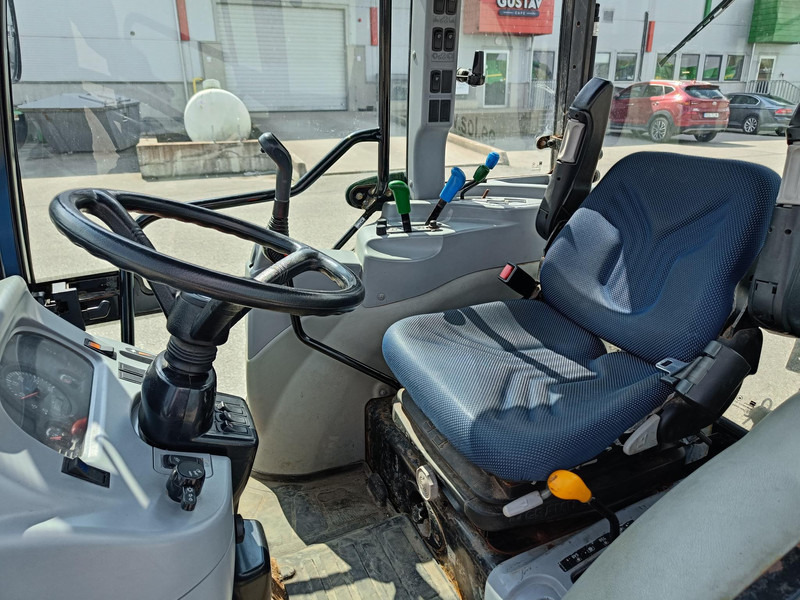 Traktor New Holland Boomer 40: slika Traktor New Holland Boomer 40 Traktor New Holland Boomer 40: slika Traktor New Holland Boomer 40