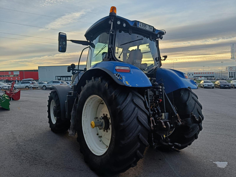 New Holland T7.270 AC - Traktor: slika New Holland T7.270 AC - Traktor New Holland T7.270 AC - Traktor: slika New Holland T7.270 AC - Traktor
