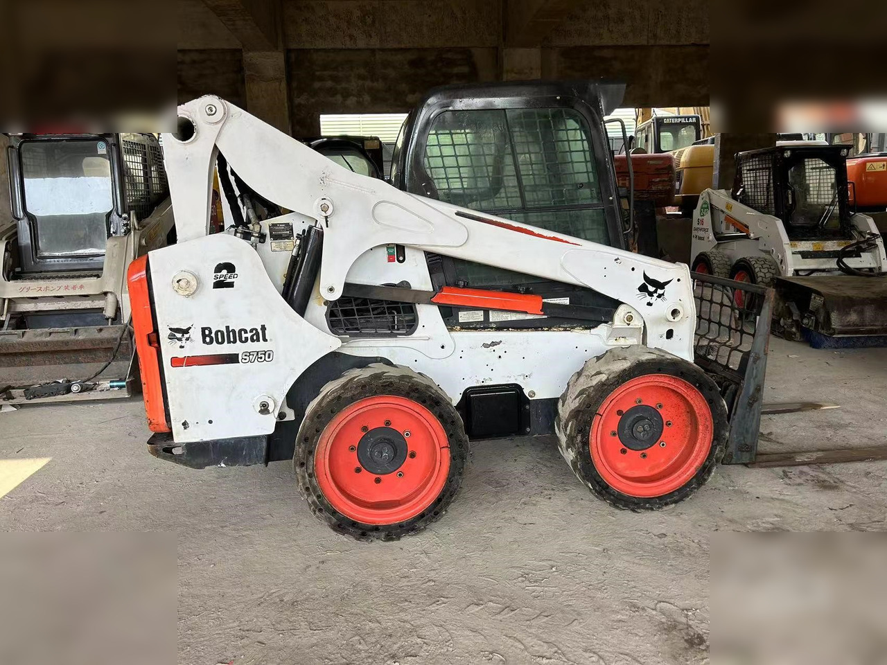 BOBCAT S750 - Mini utovarivač: slika BOBCAT S750 - Mini utovarivač BOBCAT S750 - Mini utovarivač: slika BOBCAT S750 - Mini utovarivač