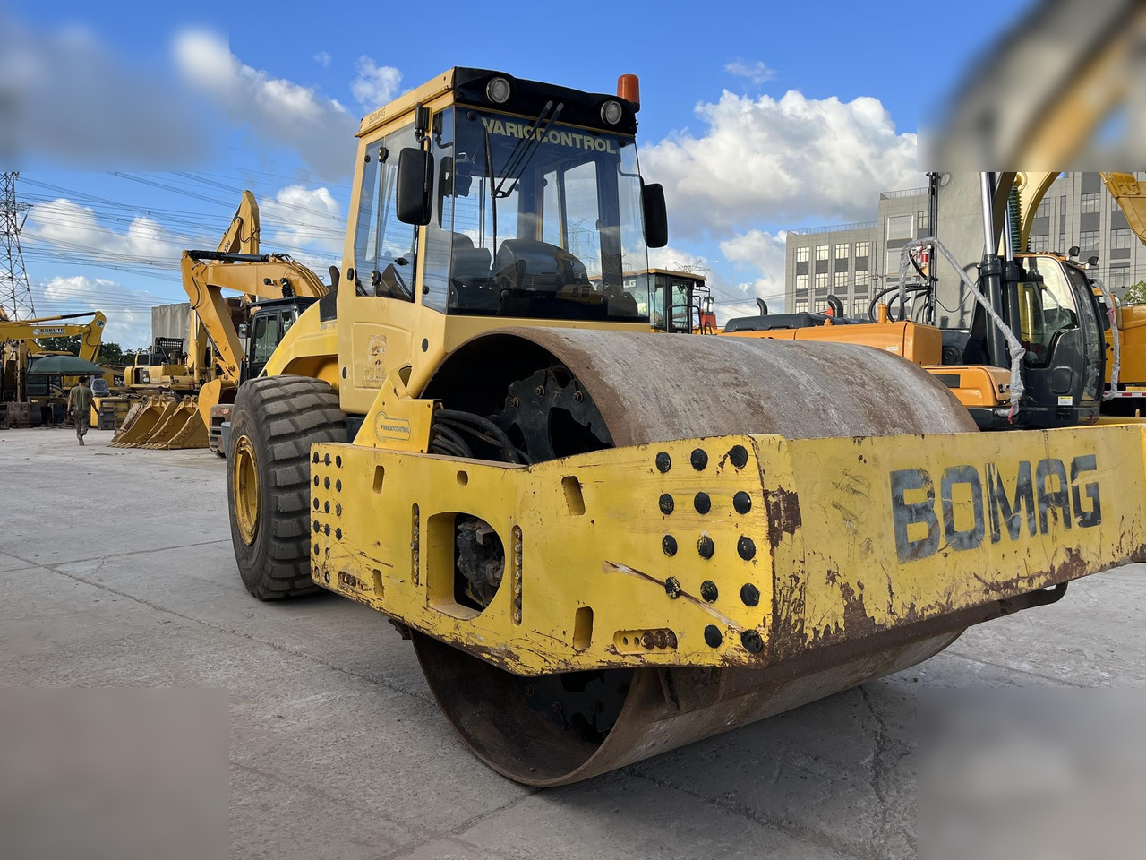BOMAG BW226DH-4 - Valjak: slika BOMAG BW226DH-4 - Valjak BOMAG BW226DH-4 - Valjak: slika BOMAG BW226DH-4 - Valjak