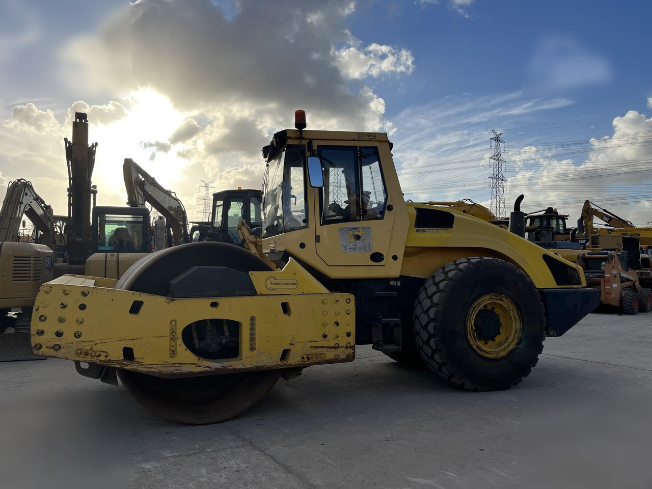 BOMAG BW226DH-4 - Valjak: slika BOMAG BW226DH-4 - Valjak BOMAG BW226DH-4 - Valjak: slika BOMAG BW226DH-4 - Valjak