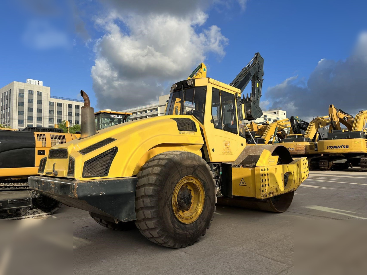 BOMAG BW226DH-4 - Valjak: slika BOMAG BW226DH-4 - Valjak BOMAG BW226DH-4 - Valjak: slika BOMAG BW226DH-4 - Valjak