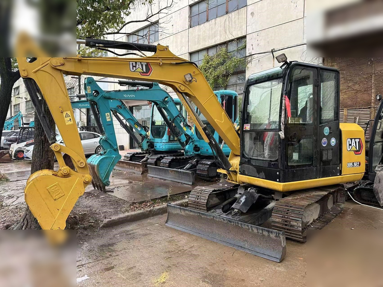 CATERPILLAR 305.5E2 - Mini bager: slika CATERPILLAR 305.5E2 - Mini bager CATERPILLAR 305.5E2 - Mini bager: slika CATERPILLAR 305.5E2 - Mini bager