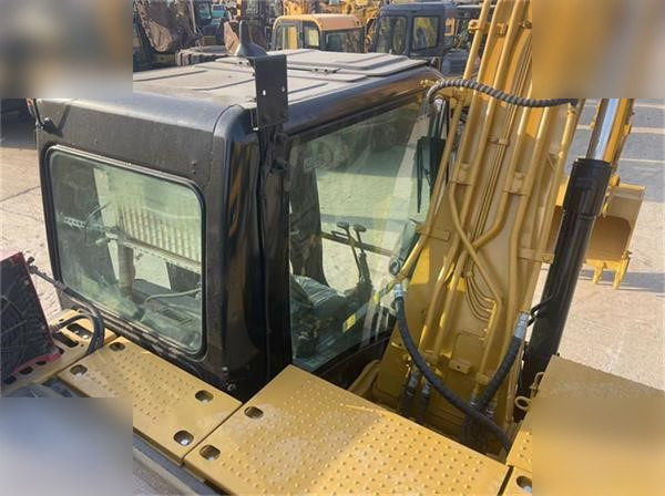 Bager gusjeničar CATERPILLAR 312D: slika Bager gusjeničar CATERPILLAR 312D