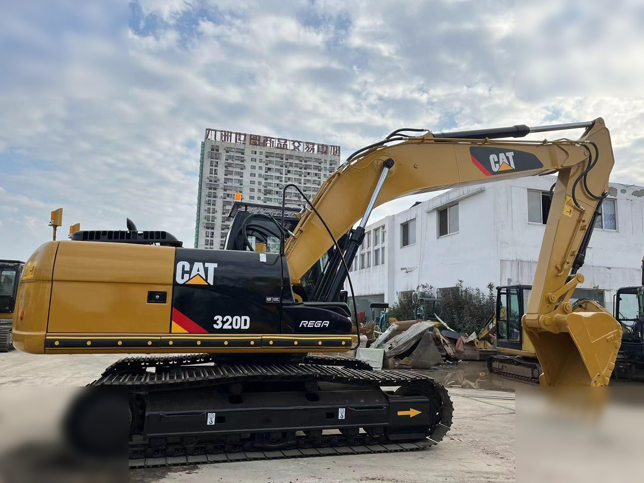 CATERPILLAR 320D - Bager gusjeničar: slika CATERPILLAR 320D - Bager gusjeničar CATERPILLAR 320D - Bager gusjeničar: slika CATERPILLAR 320D - Bager gusjeničar