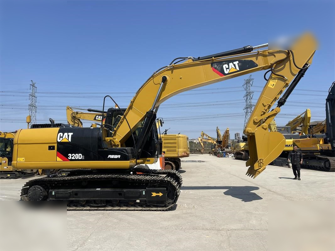CATERPILLAR 320D2 - Bager gusjeničar: slika CATERPILLAR 320D2 - Bager gusjeničar CATERPILLAR 320D2 - Bager gusjeničar: slika CATERPILLAR 320D2 - Bager gusjeničar
