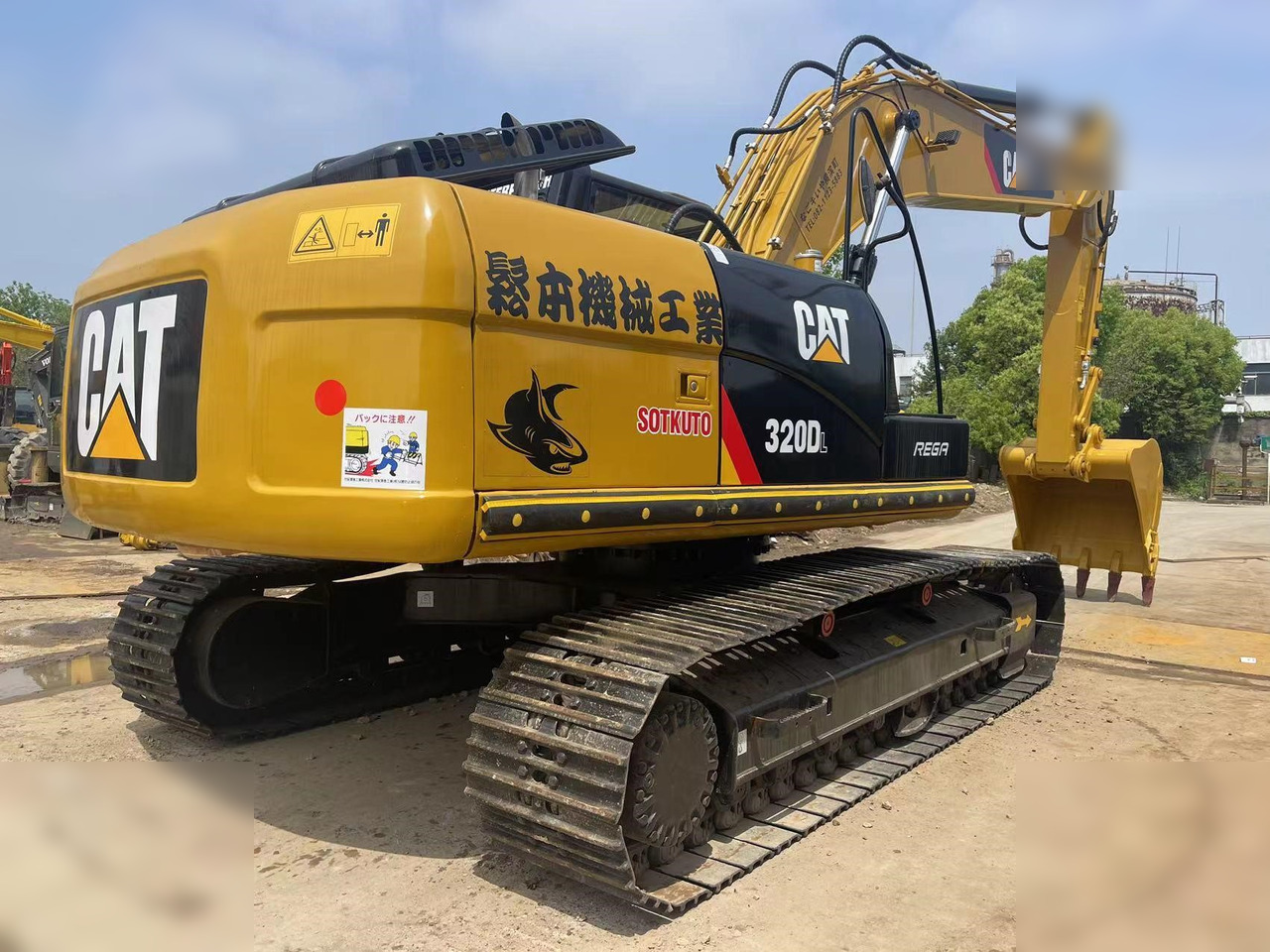 Bager gusjeničar CATERPILLAR 320DL: slika Bager gusjeničar CATERPILLAR 320DL