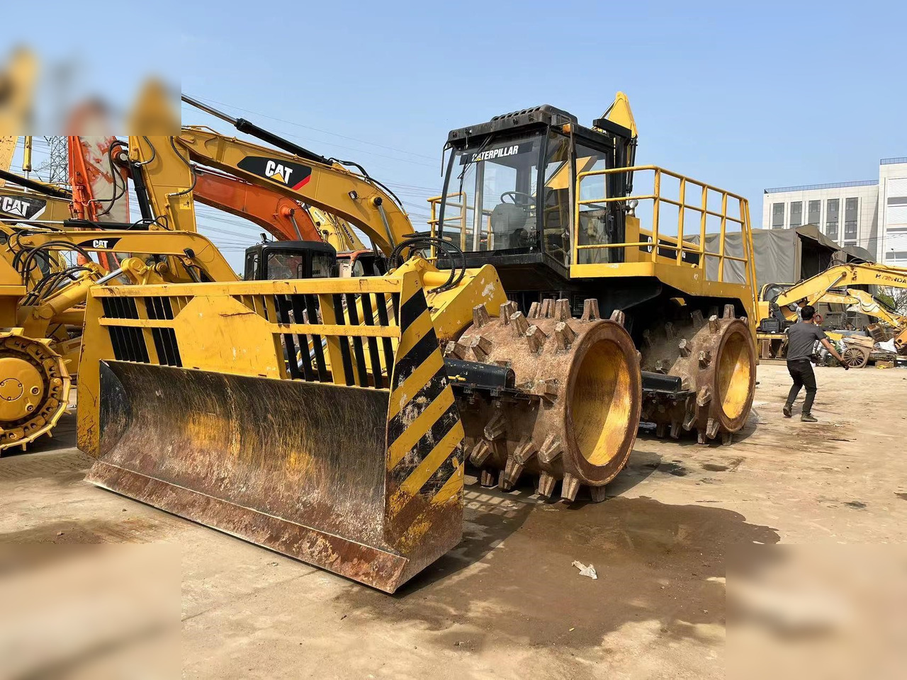 CATERPILLAR 826G - Kompaktor: slika CATERPILLAR 826G - Kompaktor CATERPILLAR 826G - Kompaktor: slika CATERPILLAR 826G - Kompaktor
