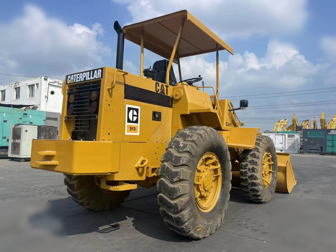 CATERPILLAR 910 - Utovarivač na kotačima: slika CATERPILLAR 910 - Utovarivač na kotačima CATERPILLAR 910 - Utovarivač na kotačima: slika CATERPILLAR 910 - Utovarivač na kotačima