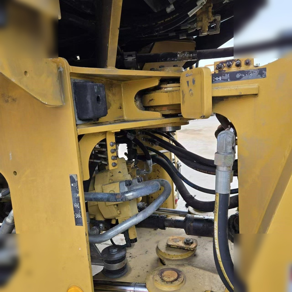 Utovarivač na kotačima CATERPILLAR 924K: slika Utovarivač na kotačima CATERPILLAR 924K