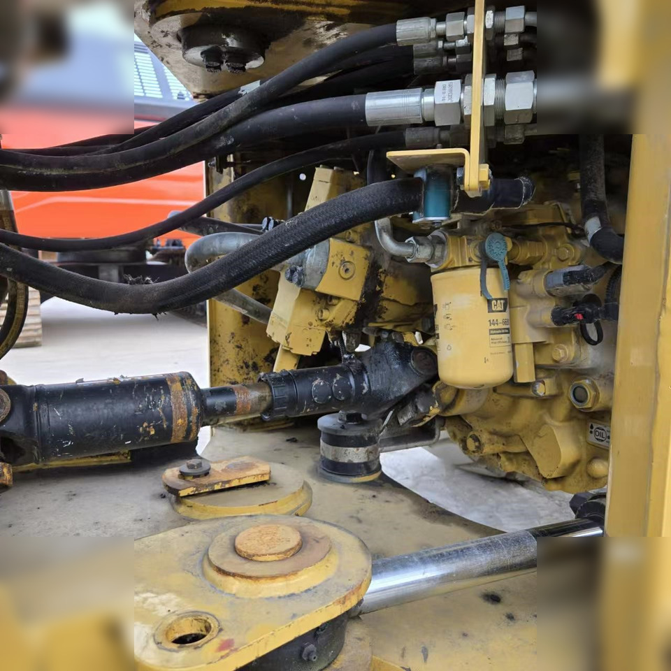 Utovarivač na kotačima CATERPILLAR 924K: slika Utovarivač na kotačima CATERPILLAR 924K