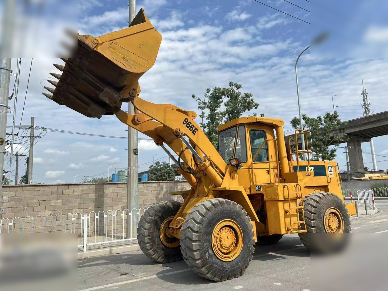 CATERPILLAR 966E - Utovarivač na kotačima: slika CATERPILLAR 966E - Utovarivač na kotačima CATERPILLAR 966E - Utovarivač na kotačima: slika CATERPILLAR 966E - Utovarivač na kotačima