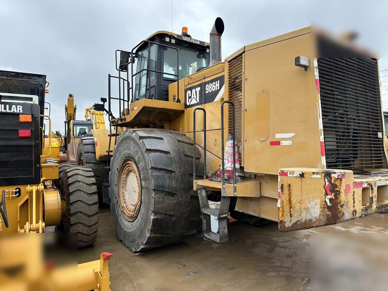 CATERPILLAR 986H - Utovarivač na kotačima: slika CATERPILLAR 986H - Utovarivač na kotačima CATERPILLAR 986H - Utovarivač na kotačima: slika CATERPILLAR 986H - Utovarivač na kotačima