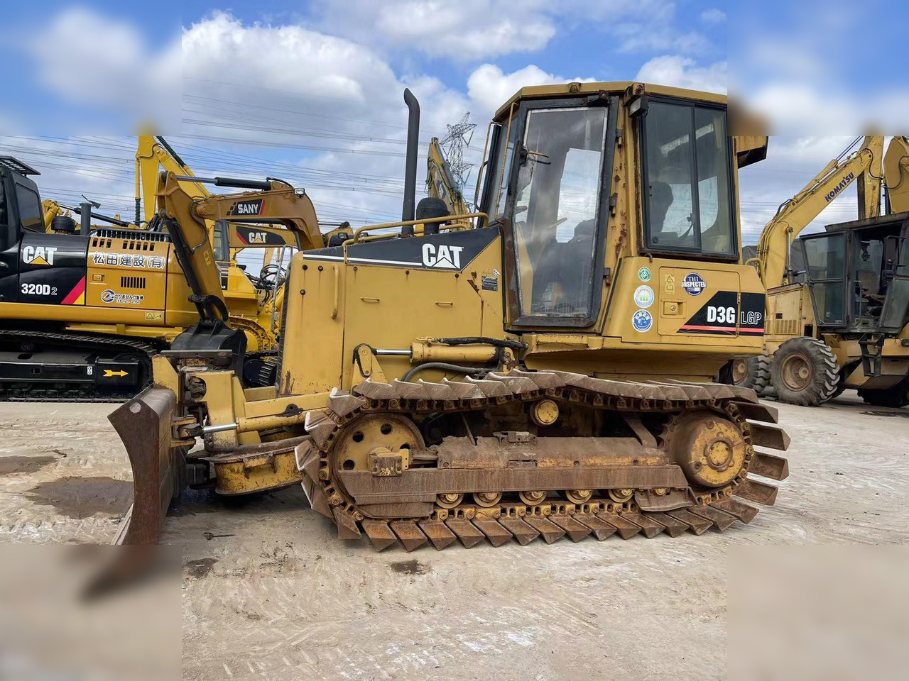 CATERPILLAR D3G - Buldožer: slika CATERPILLAR D3G - Buldožer CATERPILLAR D3G - Buldožer: slika CATERPILLAR D3G - Buldožer