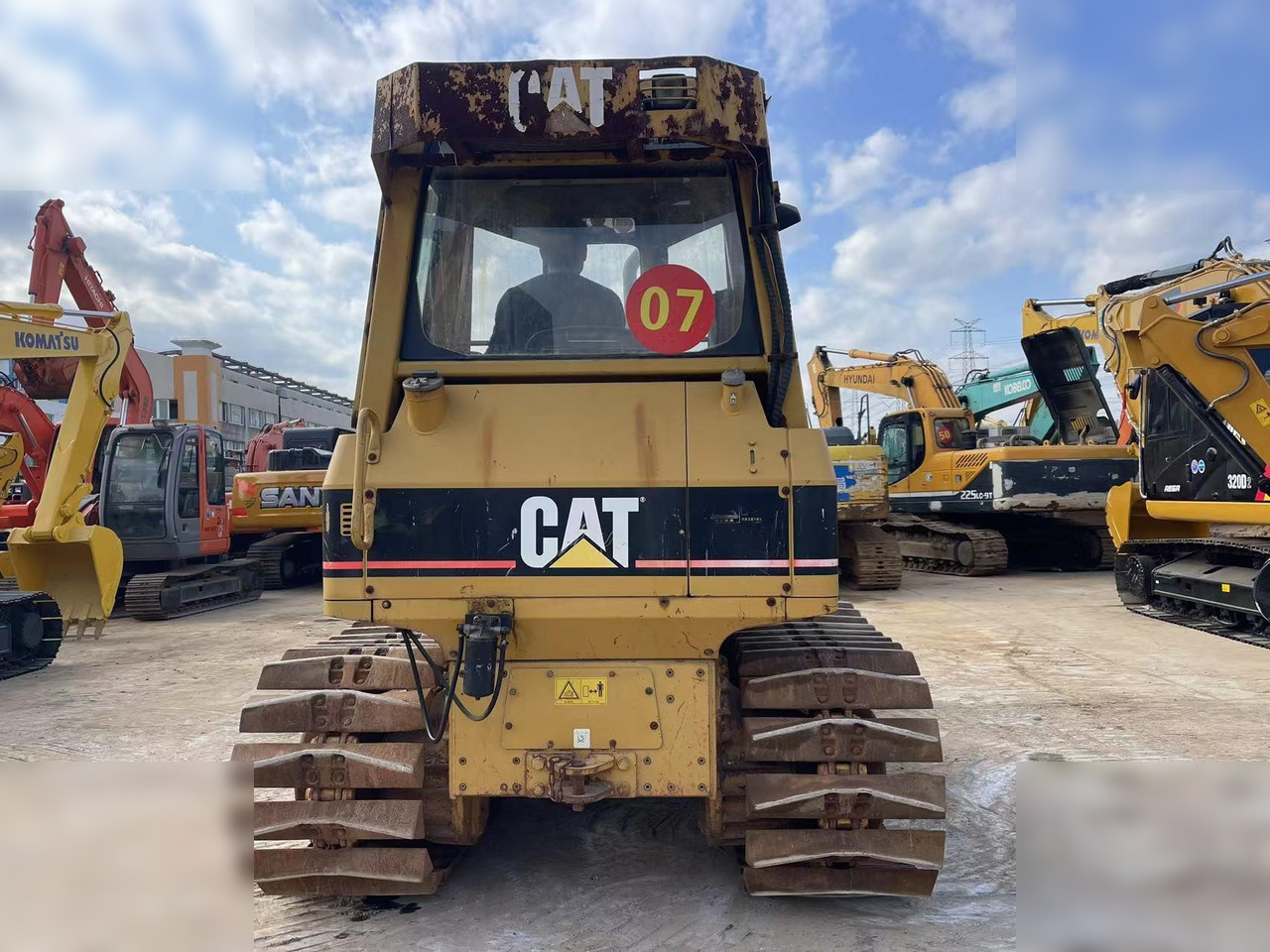 CATERPILLAR D3G - Buldožer: slika CATERPILLAR D3G - Buldožer CATERPILLAR D3G - Buldožer: slika CATERPILLAR D3G - Buldožer