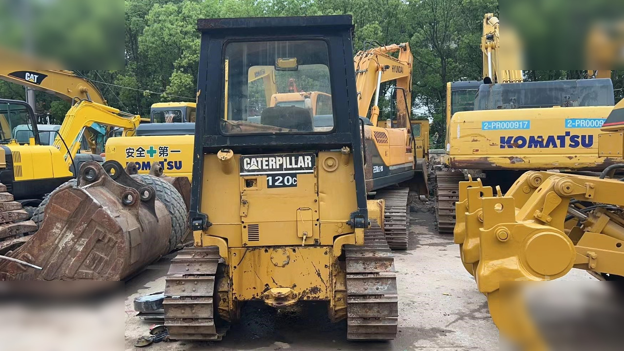 CATERPILLAR D4C - Buldožer: slika CATERPILLAR D4C - Buldožer CATERPILLAR D4C - Buldožer: slika CATERPILLAR D4C - Buldožer