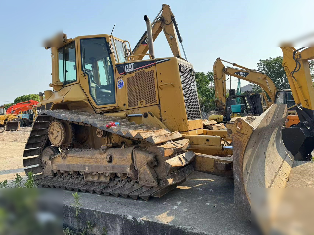CATERPILLAR D5N - Buldožer: slika CATERPILLAR D5N - Buldožer CATERPILLAR D5N - Buldožer: slika CATERPILLAR D5N - Buldožer