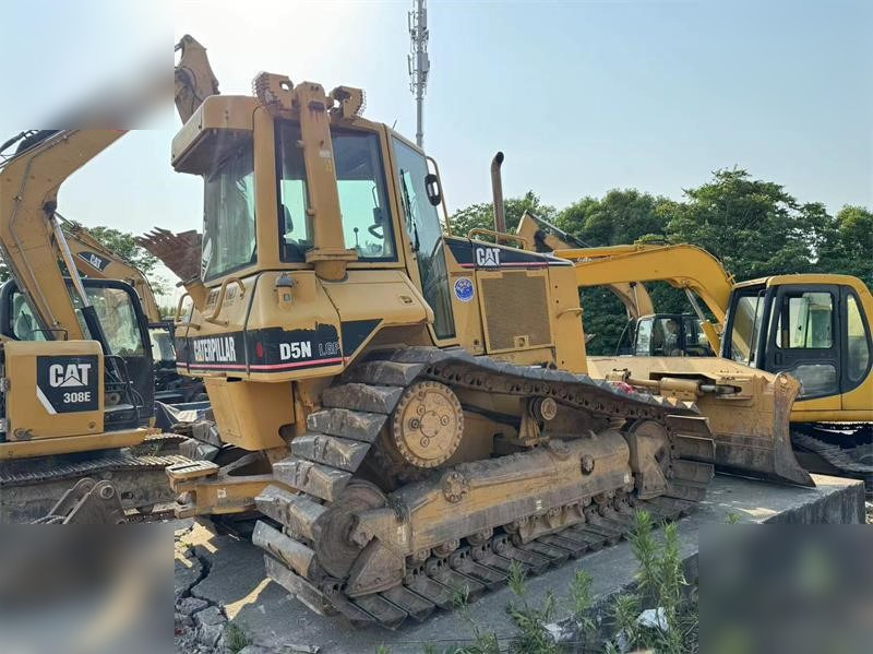 CATERPILLAR D5N - Buldožer: slika CATERPILLAR D5N - Buldožer CATERPILLAR D5N - Buldožer: slika CATERPILLAR D5N - Buldožer