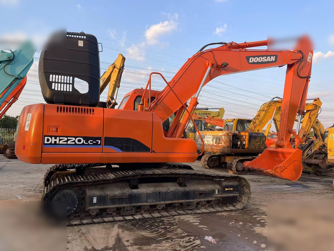 DOOSAN DH220 LC-7 - Bager gusjeničar: slika DOOSAN DH220 LC-7 - Bager gusjeničar DOOSAN DH220 LC-7 - Bager gusjeničar: slika DOOSAN DH220 LC-7 - Bager gusjeničar