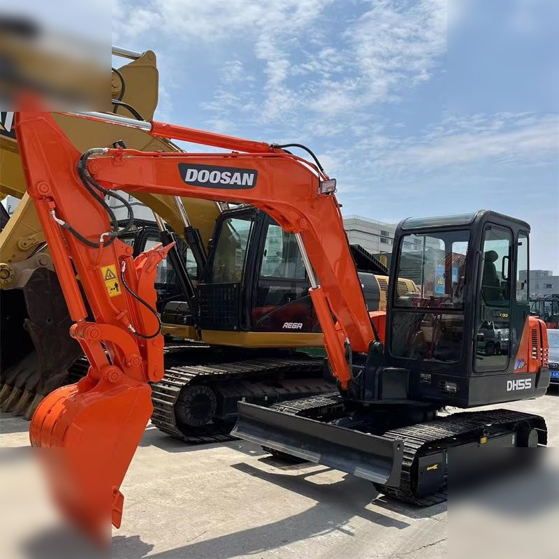 DOOSAN DH55-V - Mini bager: slika DOOSAN DH55-V - Mini bager DOOSAN DH55-V - Mini bager: slika DOOSAN DH55-V - Mini bager