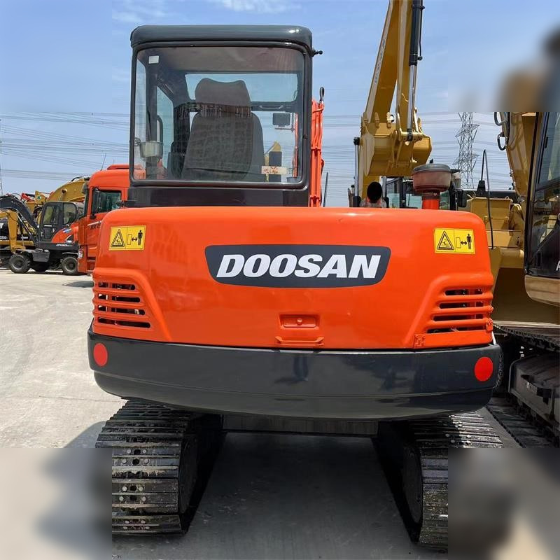 DOOSAN DH55-V - Mini bager: slika DOOSAN DH55-V - Mini bager DOOSAN DH55-V - Mini bager: slika DOOSAN DH55-V - Mini bager