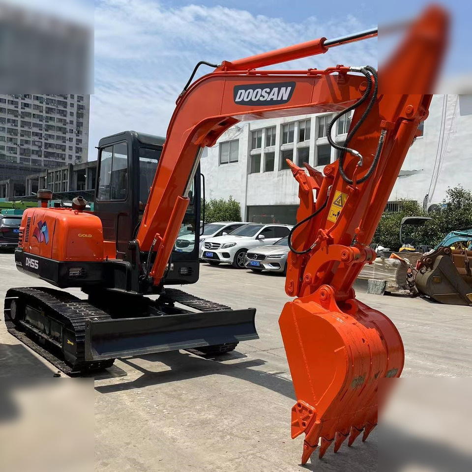 DOOSAN DH55-V - Mini bager: slika DOOSAN DH55-V - Mini bager DOOSAN DH55-V - Mini bager: slika DOOSAN DH55-V - Mini bager