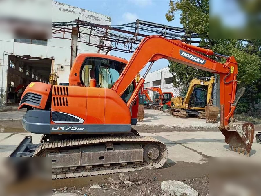 DOOSAN DX75-9C - Bager gusjeničar: slika DOOSAN DX75-9C - Bager gusjeničar DOOSAN DX75-9C - Bager gusjeničar: slika DOOSAN DX75-9C - Bager gusjeničar