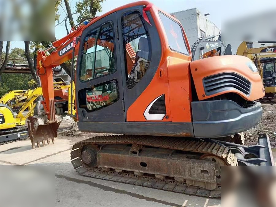 DOOSAN DX75-9C - Bager gusjeničar: slika DOOSAN DX75-9C - Bager gusjeničar DOOSAN DX75-9C - Bager gusjeničar: slika DOOSAN DX75-9C - Bager gusjeničar
