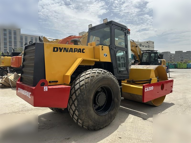 DYNAPAC CA30D - Valjak: slika DYNAPAC CA30D - Valjak DYNAPAC CA30D - Valjak: slika DYNAPAC CA30D - Valjak
