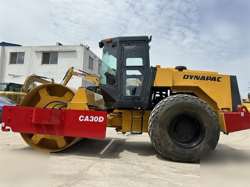 DYNAPAC CA30D - Valjak: slika DYNAPAC CA30D - Valjak DYNAPAC CA30D - Valjak: slika DYNAPAC CA30D - Valjak