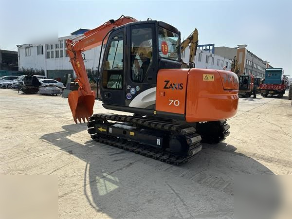 HITACHI ZX70 - Bager gusjeničar: slika HITACHI ZX70 - Bager gusjeničar HITACHI ZX70 - Bager gusjeničar: slika HITACHI ZX70 - Bager gusjeničar