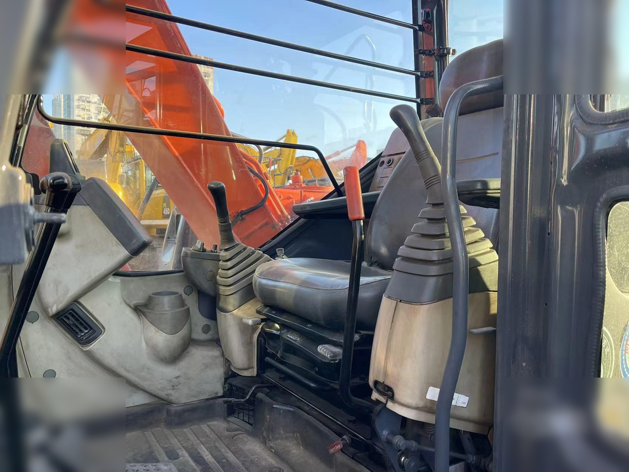 HITACHI ZX70 - Bager gusjeničar: slika HITACHI ZX70 - Bager gusjeničar HITACHI ZX70 - Bager gusjeničar: slika HITACHI ZX70 - Bager gusjeničar