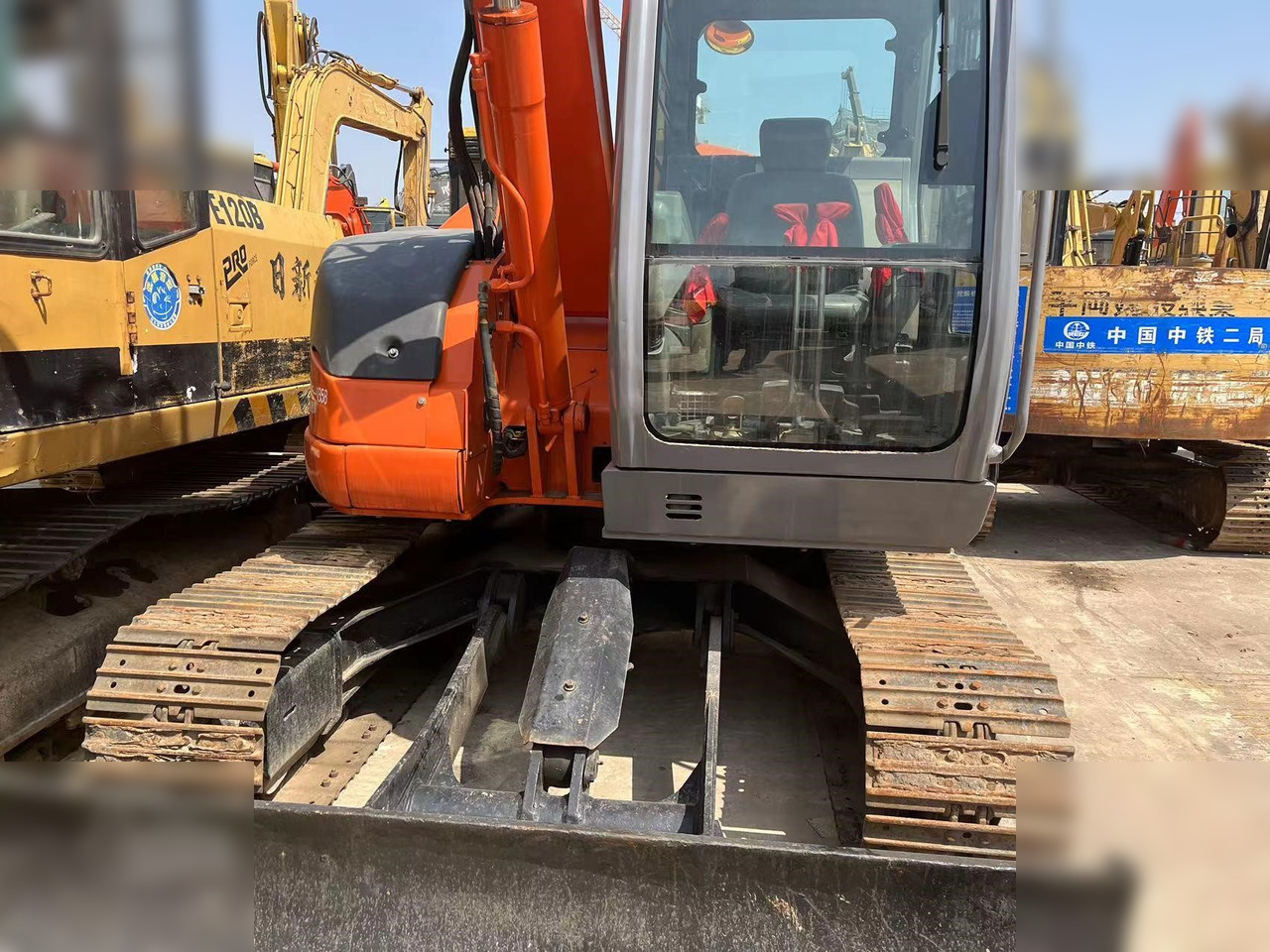 HITACHI ZX75US - Bager gusjeničar: slika HITACHI ZX75US - Bager gusjeničar HITACHI ZX75US - Bager gusjeničar: slika HITACHI ZX75US - Bager gusjeničar