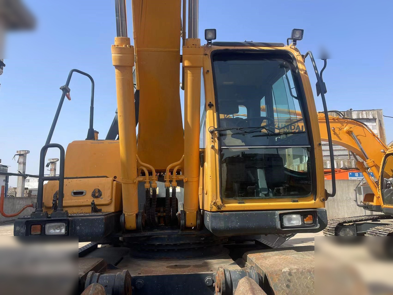 HYUNDAI ROBEX 210W-9 - Bager na kotačima: slika HYUNDAI ROBEX 210W-9 - Bager na kotačima HYUNDAI ROBEX 210W-9 - Bager na kotačima: slika HYUNDAI ROBEX 210W-9 - Bager na kotačima