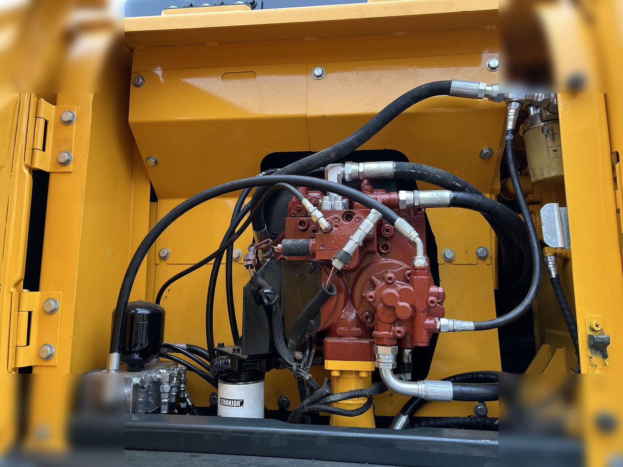 HYUNDAI ROBEX 210W-9 - Bager na kotačima: slika HYUNDAI ROBEX 210W-9 - Bager na kotačima HYUNDAI ROBEX 210W-9 - Bager na kotačima: slika HYUNDAI ROBEX 210W-9 - Bager na kotačima