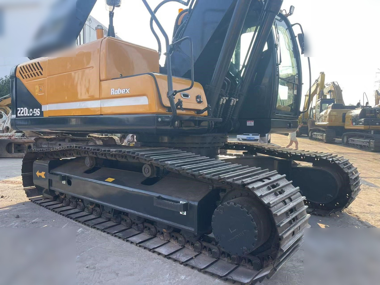 HYUNDAI ROBEX 220 LC-9S - Bager gusjeničar: slika HYUNDAI ROBEX 220 LC-9S - Bager gusjeničar HYUNDAI ROBEX 220 LC-9S - Bager gusjeničar: slika HYUNDAI ROBEX 220 LC-9S - Bager gusjeničar